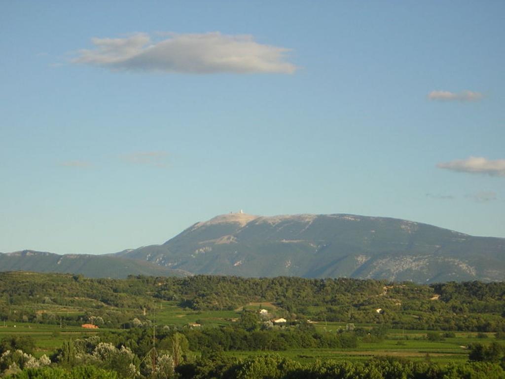 Le Mas De L'Amandier Saint-Saturnin-les-Avignon Luaran gambar